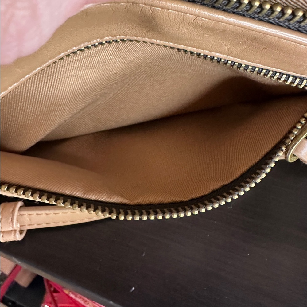 Universal Thread Crossbody Bag - Picture 9 of 9